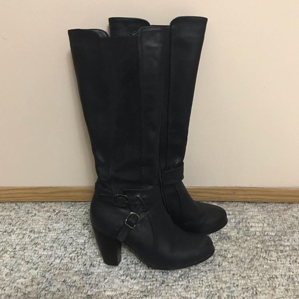 Black heel boots